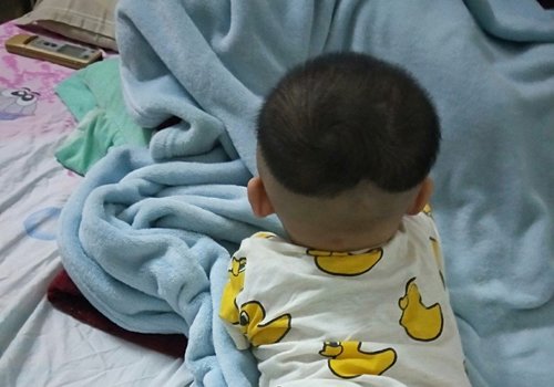 春夏给儿子剃个桃心头干净又可爱 小男孩最新桃心头剃法