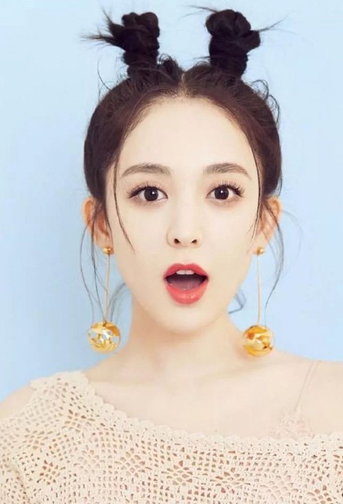 大长脸女生扎高花苞头发型 易学更显优雅的女生扎发