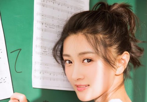 学生发型怎么扎显脸小最好看 学生妹发型扎法容易一学就会