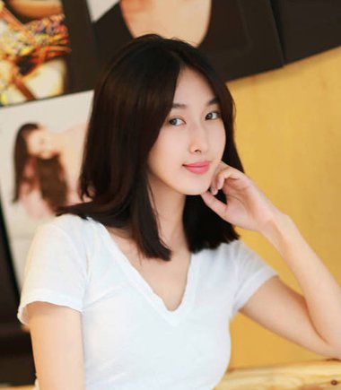 女生中等头发发型设计 女生发型22岁中等长发怎么梳