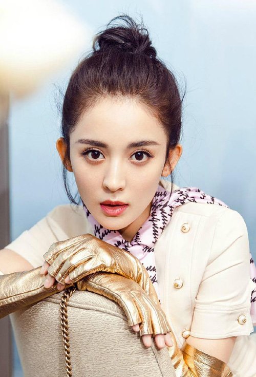 大长脸女生扎高花苞头发型 易学更显优雅的女生扎发