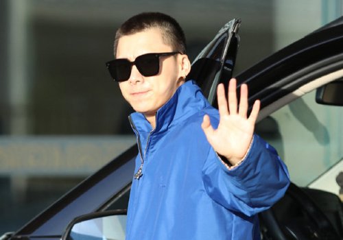 戴眼镜的男生一般适合什么发型 能修颜的男生发型搭配能力都不差哦