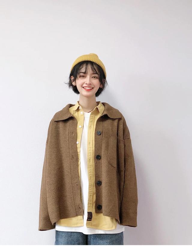 黄搭配什么颜色最好看衣服