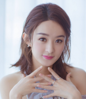 唯美气质中长发发型  打造时尚魅力