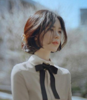 日系甜美短发女生  清纯更显气质