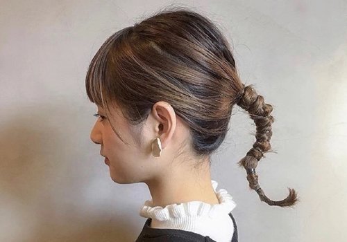 国字脸的女生适合扎什么头发 扎发能修颜但国字脸要好好挑一挑