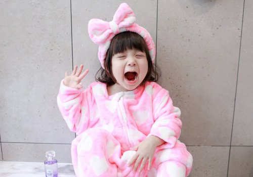 2岁女宝宝短发能养发又能变好看 小女孩短发发型剪出讨喜模样