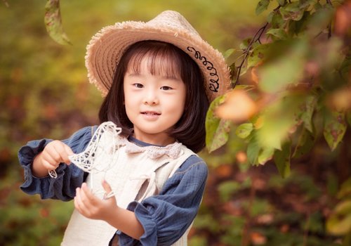 小女孩齐刘海波波头秋季正流行 女童甜美可爱短发设计献给4岁小萝莉