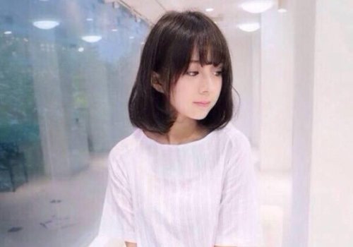 大方脸女生也有适合的发型图片吗 生活风方脸发型要不要刘海都能满足