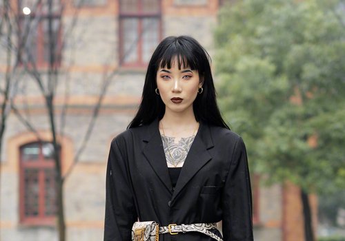 头顶有点尖女生梳中分发型错不了 尖头顶消失不见美的更温柔淑女