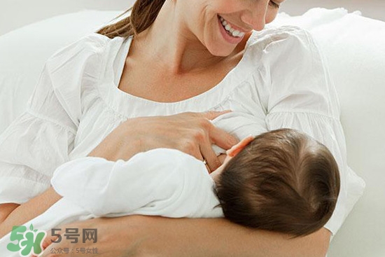 母乳到什么时候就没营养了？母乳什么时候断最好？