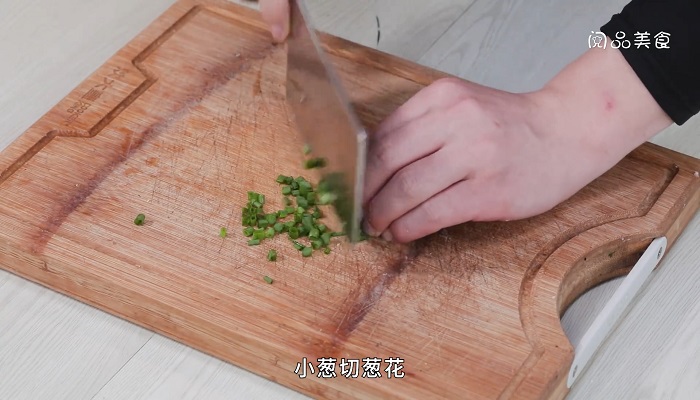 鲫鱼烧虾怎么做 鲫鱼烧虾的做法是什么 