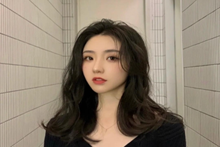 方脸适合的发型介绍，学会装扮提高自信
