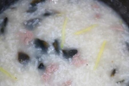 皮蛋瘦肉粥怎么做简单又好吃？这道家常做法鲜美浓郁暖心又暖胃