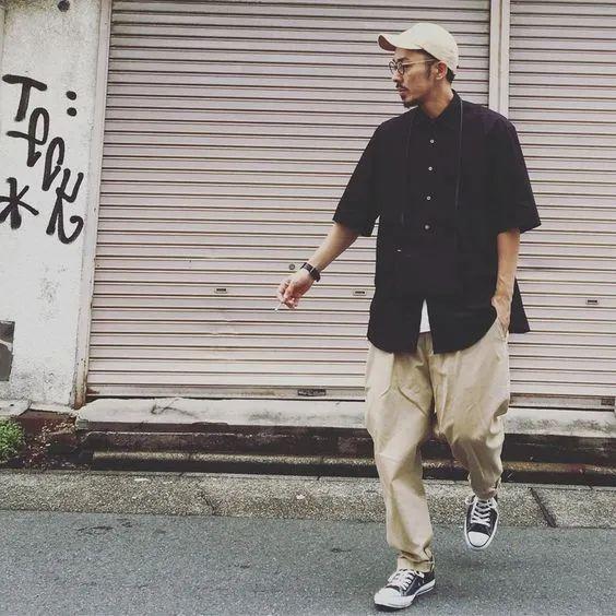 男人不要老穿紧身裤了，在春夏这条阔腿裤