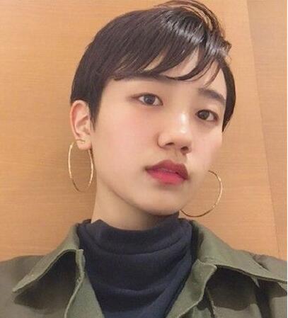 今年夏季女生流行这种短发发型