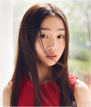 小圆脸单眼皮女生适合长直发发型 慵懒又随性