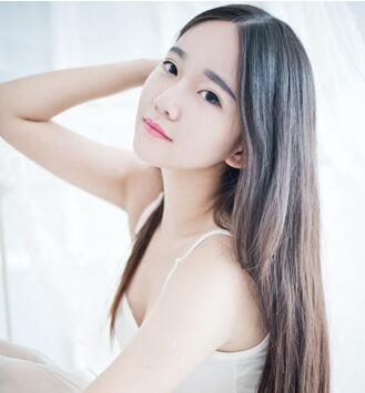 小圆脸单眼皮女生适合长直发发型 慵懒又随性