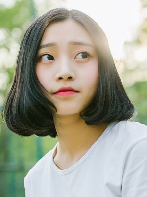 清爽短发女生造型  可爱的女生短发发型