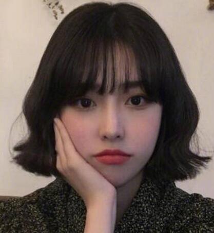 瓜子脸女生适合的清新黑色短发发型大全