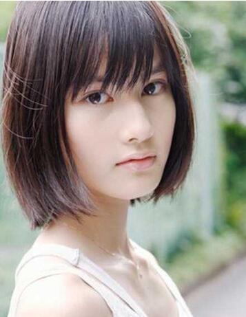夏天自然清新又显年轻的短发女