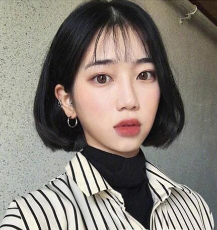瓜子脸女生适合的清新黑色短发发型大全