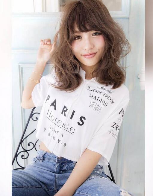 发际线太高的女生适合修颜烫发发型