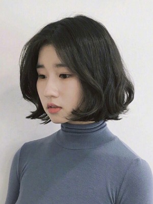 清爽短发女生造型  可爱的女生短发发型