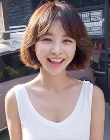 夏天自然清新又显年轻的短发女
