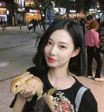 瓜子脸女生适合的清新黑色短发发型大全