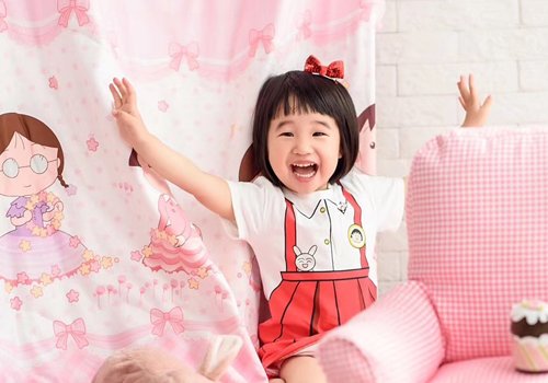 2023年小女孩学生头新造型上线 传统与时尚相结合的女童短发设计