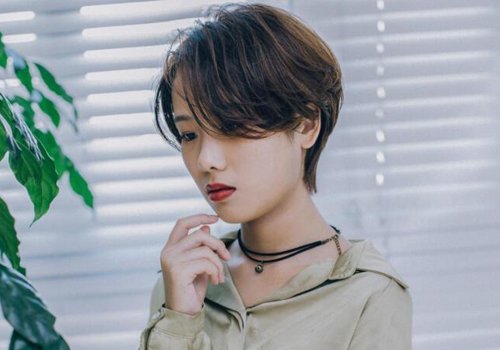 后脑勺扁平女生更适合梳短发 时尚气质内扣波波头是你最佳发型