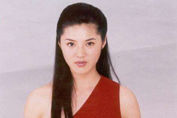 佛山星星ktv图片张佳佳 女孩被捡死鱼之后又被欺负