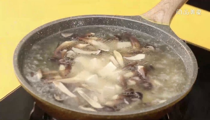 鸡枞菌豆腐汤的做法 鸡枞菌豆腐汤怎么做才好吃 
