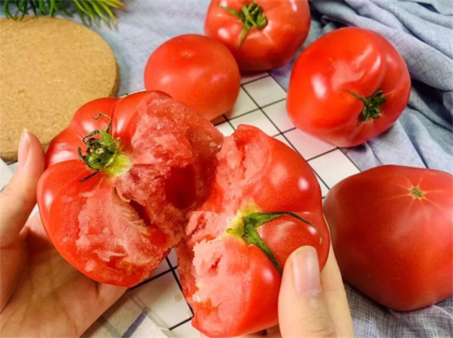 西红柿为什么很红却很硬 西红柿很红很硬的原因 