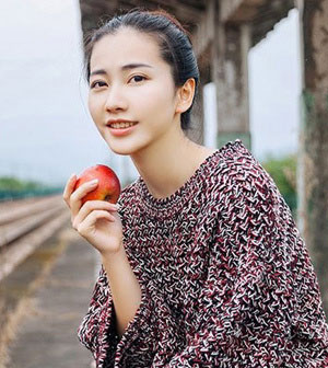 2023女生职业装盘发发型 简单时尚又知性迷人