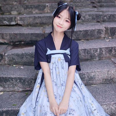 暑假来袭夏日女生丸子头 00后美少女大爱的丸子头