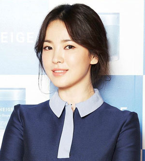 2023女生职业装盘发发型 简单时尚又知性迷人