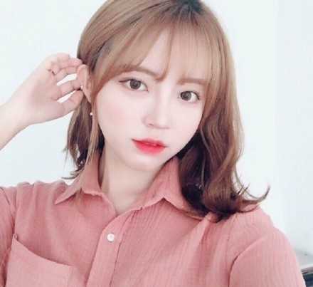半熟气质女生锁骨发发型 这样的长度刚刚好 ​​​​
