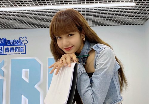 泰国女星Lisa示范大圆脸梳哪些刘海发型最可耐 想变美的你马住