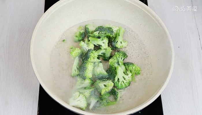 干炸西兰花的做法 干炸西兰花怎么做 