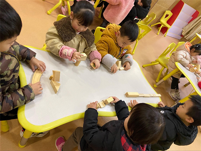 孩子在幼儿园不懂得拒绝别人怎么教育 