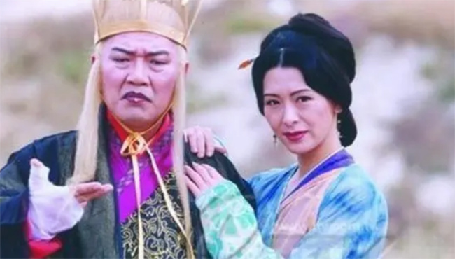 后宫中有那么多的宫女 皇帝为什么不让宫女伺候 