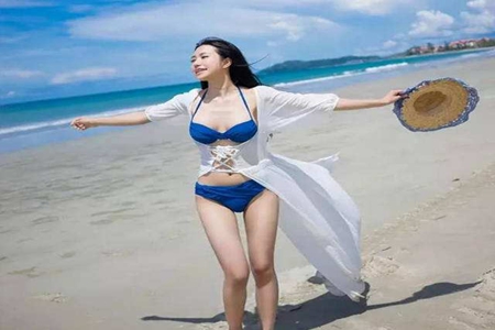 女性夏季怎样可以丰胸？经络按摩和比基尼文胸挑选