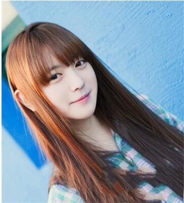 圆脸自来卷女生适合的显气质长发发型