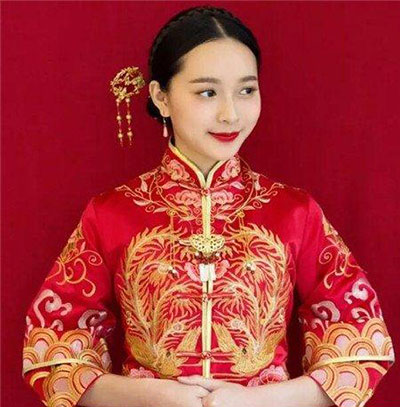 秋冬款中式新娘发型 绝美新娘秀禾造型