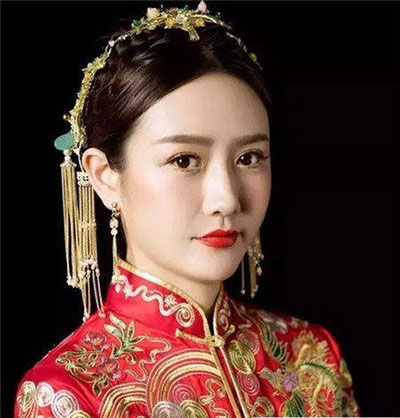 秋冬款中式新娘发型 绝美新娘秀禾造型
