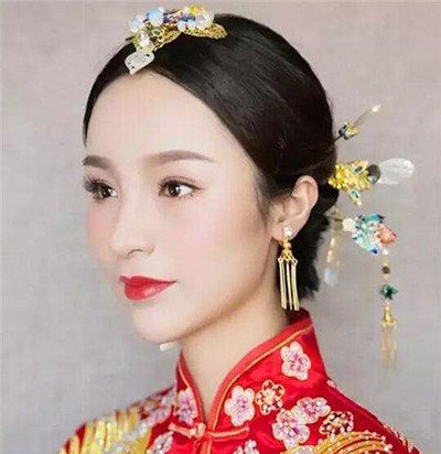 秋冬款中式新娘发型 绝美新娘秀禾造型