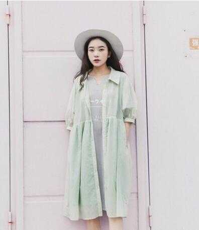 长发女生戴帽子好看的发型