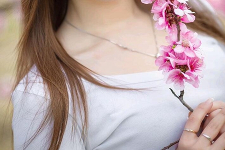 女性丰胸按摩有效果吗？这个丰胸手法小妙招学起来